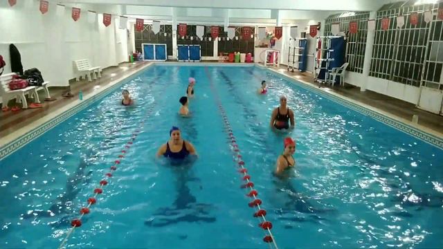 Aqua Zumba Conga! Remix Gloria Estefan смотреть онлайн