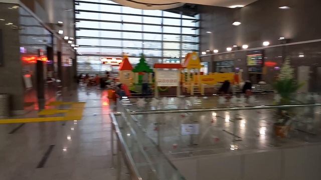 Адлер - вокзал и привокзальная площадь - расширенный обзор - (Adler, Railway Station)