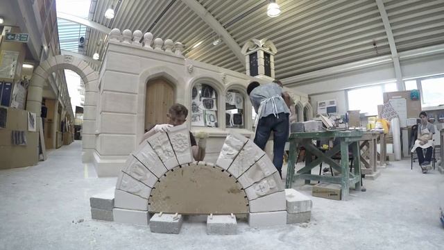 Stone arch building at the Building Crafts College & TCDT 2016 смотреть онлайн