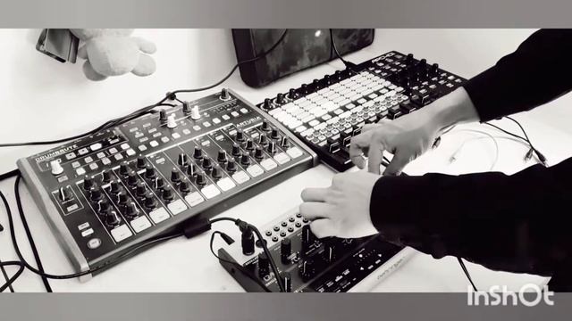 Behringer CRAVE + Arturia Drumbrute #Techno #Jam 130bpm