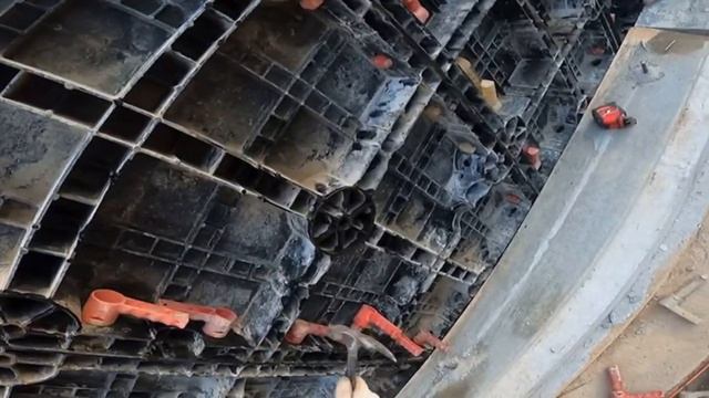 Сборка пластиковой опалубки стен / установка и монтаж. Мелкощитовая опалубка -2 серия смотреть онлайн