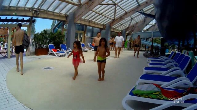 Aquaboulevard Paris Baleine Bleu 4K