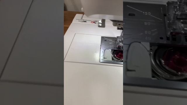 Janome Skyline S9 - HP dual feed foot & needle plate смотреть онлайн