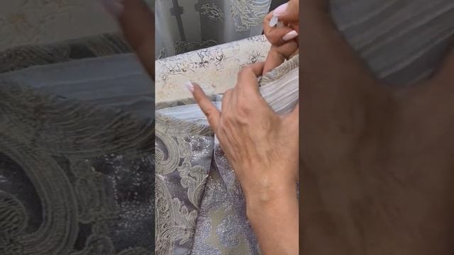 КАК СДЕЛАТЬ РАВНОМЕРНЫЕ СКЛАДКИ НА ШТОРАХ? КАК ВРУЧНУЮ ЗАЛОЖИТЬ СКЛАДКИ НА ТЮЛЕ И ПОРТЬЕРАХ.