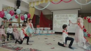 Простой выпускной вальс в детском саду. Кружится пусть вальс