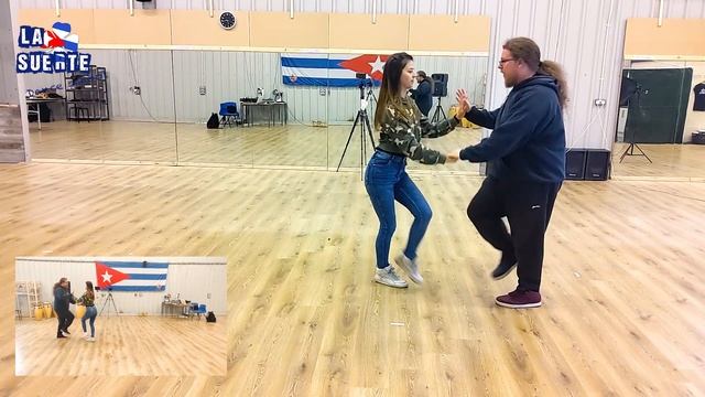 "Balsero" - Intermediate salsa move for couples смотреть онлайн