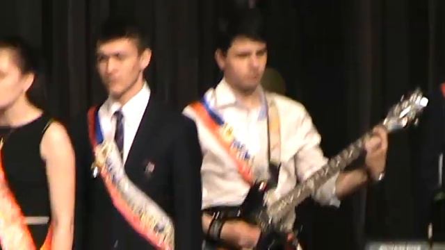 Фрагмент концерта последнего звонка, Воронеж, гимназия имени Басова, 2015 год смотреть онлайн