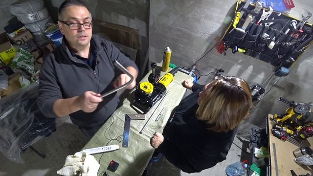 Обучаю жену гнуть трубы с помощью трубогиба Rems Curvo смотреть онлайн