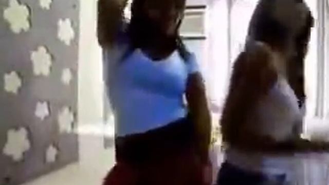 Неудачно девочки станцевали . смотреть онлайн