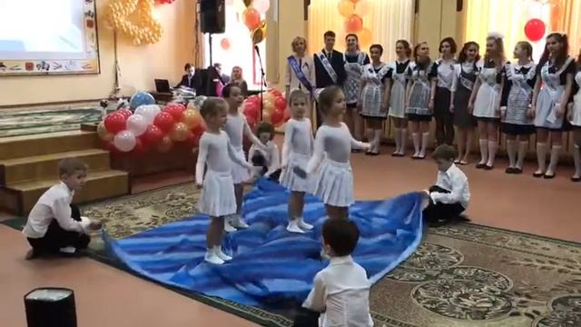 Выступление детей подготовительной к школе группы на празднике "Последний звонок" в СОШ №3 2017 год смотреть онлайн