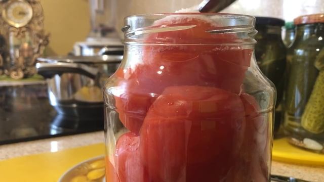 Помидоры половинками на зиму! Быстро, просто, очень вкусно!!! смотреть онлайн