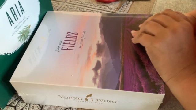 YOUNG LIVING PREMIUM STARTER KIT ARIA DIFFUSER UNBOXING смотреть онлайн