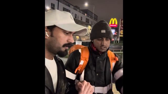 Delivery Job & it’s side affects in UK 🇬🇧 | E Bike Robbery in UK | Uber Eats | Just Eat |Delivero смотреть онлайн