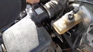 Ваз 2114  1.6  2013 г ..Троит двигатель. Что делать?Меняем фишку форсунки.