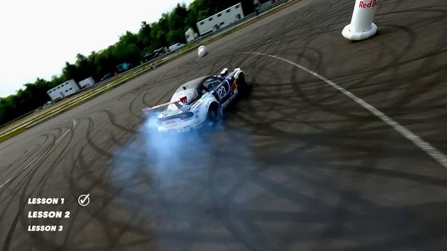 Max Verstappen Learns How to Drift | Feat Mad Mike смотреть онлайн