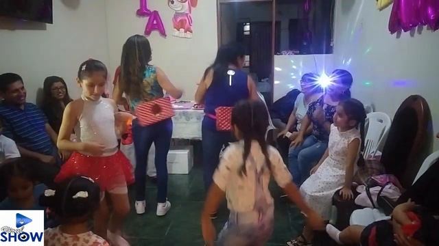 CONCURSO TWERKING QUIEN SACARA LAS PELOTAS PRIMERO смотреть онлайн