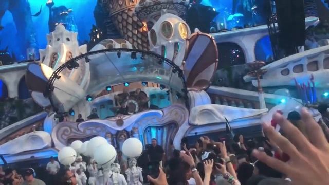 Mi 1er Tomorrowland (2018 W1) смотреть онлайн