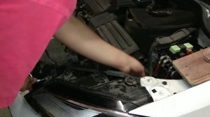 Снятие передней фары на VW Jetta 6 2015г.