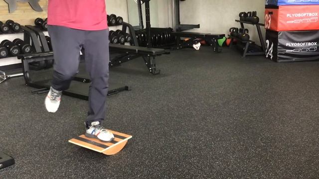Wobble board balance with ball toss - 3 way смотреть онлайн
