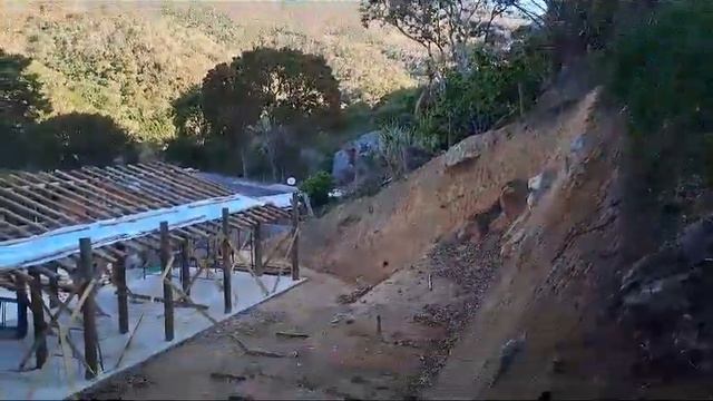 Вид на строительство дачи с верхней точки участка смотреть онлайн