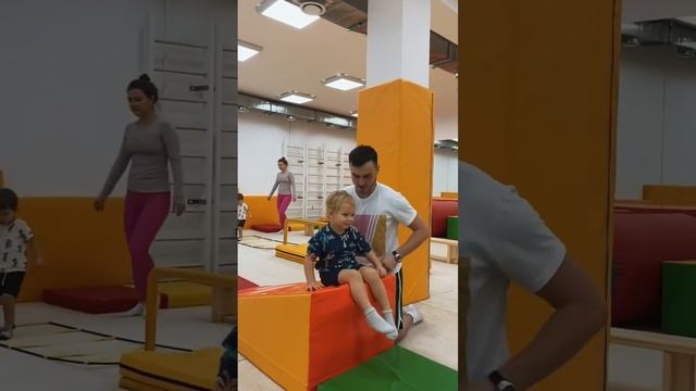 Детские занятия #акробатика #длядетей #офп #растяжка #дети смотреть онлайн