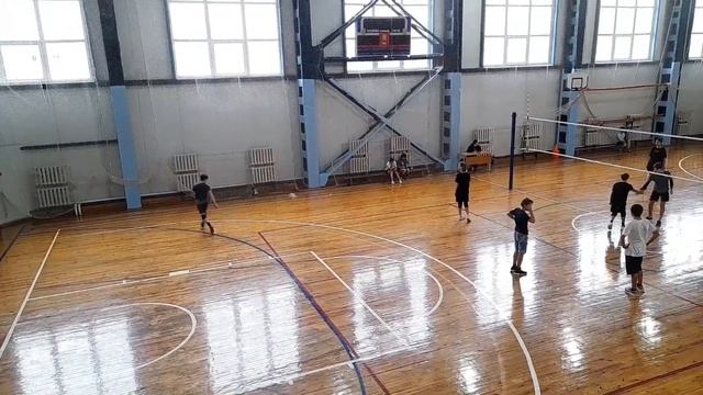 Полная тренировка по волейболу (почти). Подготовка к школьной волейбольной лиге. смотреть онлайн