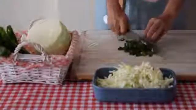 Пирог с капустой и шпинатом смотреть онлайн