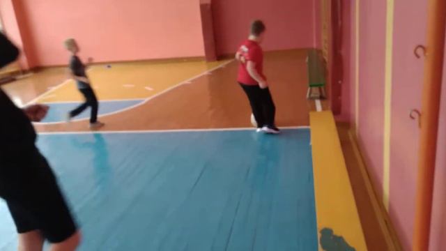 ФУТБОЛ. 2×2. ГДЕ НАХОДИТСЯ УГЛОВОЙ В ФУТБОЛЕ! смотреть онлайн