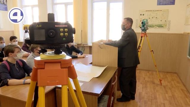 Будущие студенты УрГУПС познакомились с профессиями / Екатеринбург / Свердловская область смотреть онлайн