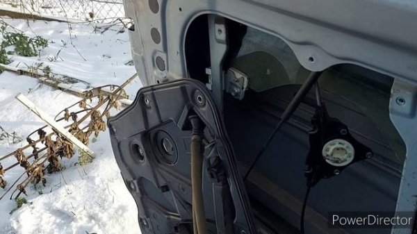 Nissan X-trail T31 не открывается дверь. Как открыть?