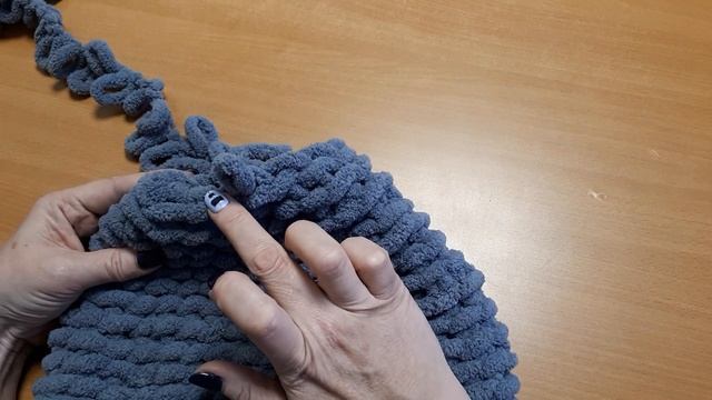 Шапка из Ализе Пуффи. Часть 3. смотреть онлайн