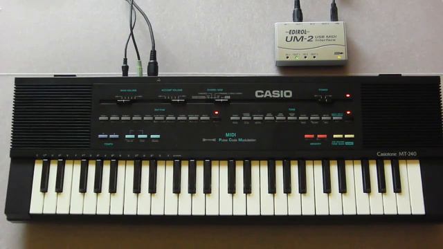 Casio MT-240 plays Rockin' Robin смотреть онлайн