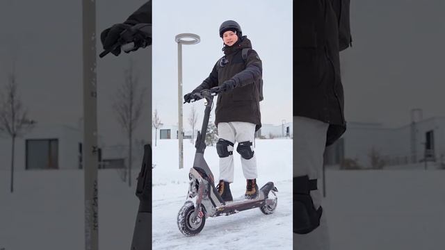Электросамокат ЗИМОЙ смотреть онлайн