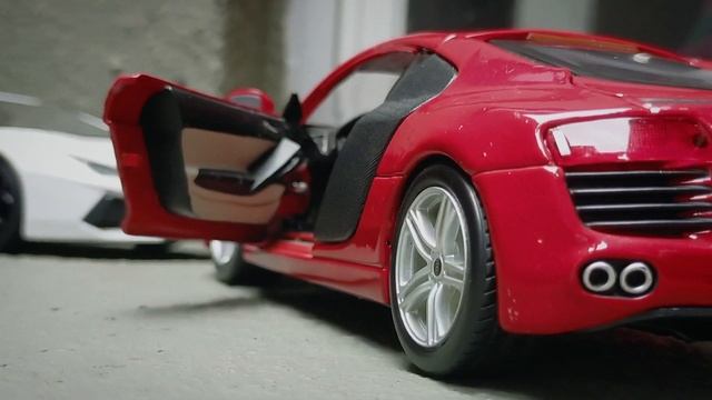 Maisto 1/24 Diecast