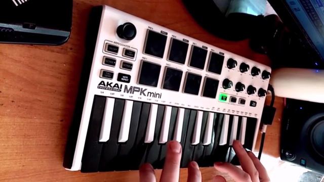 AKAI MPK mini BEAT PLAYTHROUGH смотреть онлайн