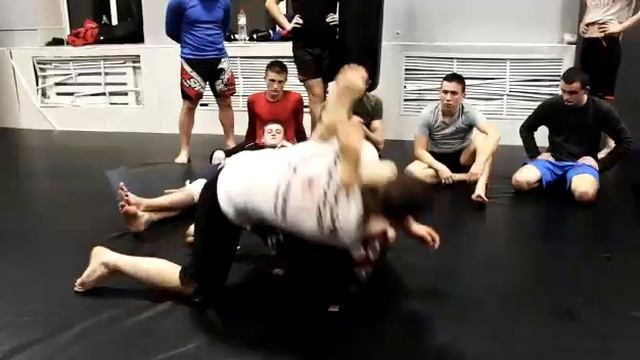 Денис Жуков начал тренировки, чемпионов. смотреть онлайн