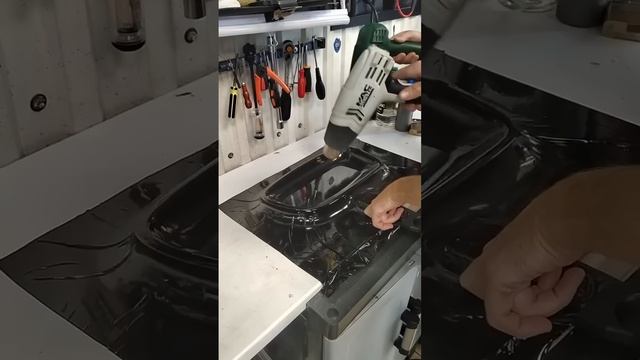 Как с помощью пылесоса обтянуть пленкой любую деталь #автовинил #bmw смотреть онлайн