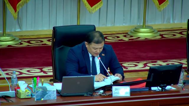 В парламенте предложили разрешить госслужащим заниматься научной или педагогической деятельностью смотреть онлайн