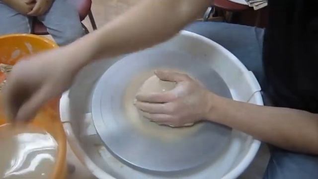 Не боги горшки обжигают. Мастер - класс с детьми в новой мастерской смотреть онлайн