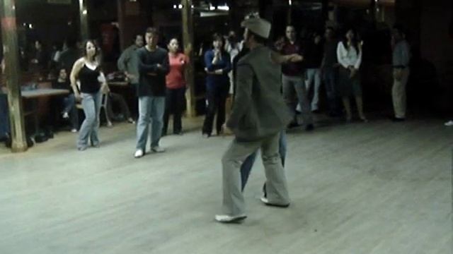 bachata basics from Diego- Nov 1, 2006 смотреть онлайн