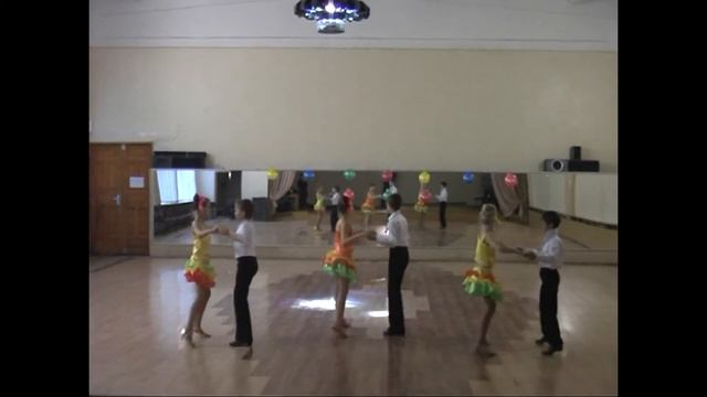 443 Ансамбль Реверанс г Михайловка попурри латина смотреть онлайн