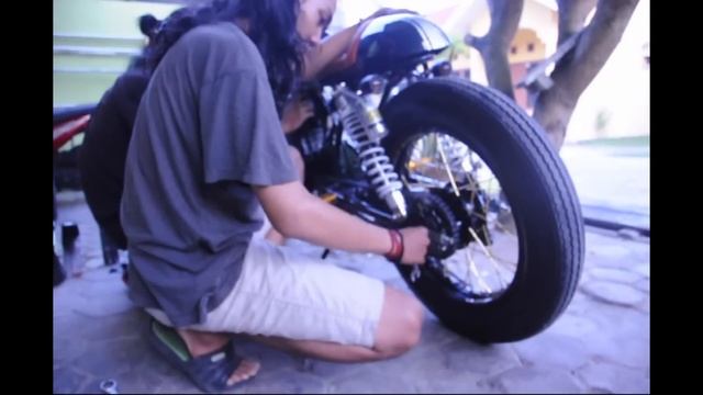 CAFE RACER ( HONDA CB 100)FINISH #PART1 смотреть онлайн