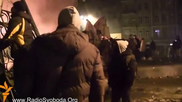 Майдан! БОЙНЯ на Грушевског Февраль 2014! brawl at Hrushevskoho смотреть онлайн