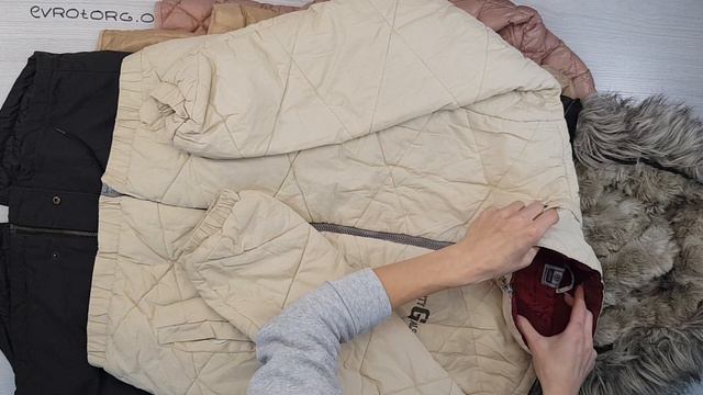 05679 Folded Heavy Anoraks ( Теплые куртки м/ж )№11 24,95 кг 6,50€ за кг 29ед смотреть онлайн