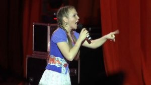 Марина Девятова. В роще пел соловушка. Космос 25.01.12г.