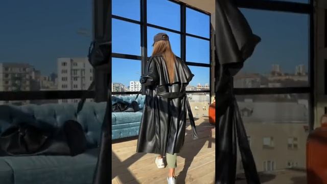 Тренч из экокожи черного и бежевого цвета смотреть онлайн