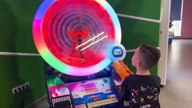 Семейное место для игр на крытой игровой площадке 2022| игровой центр с большой куклой |Алан и Амир смотреть онлайн