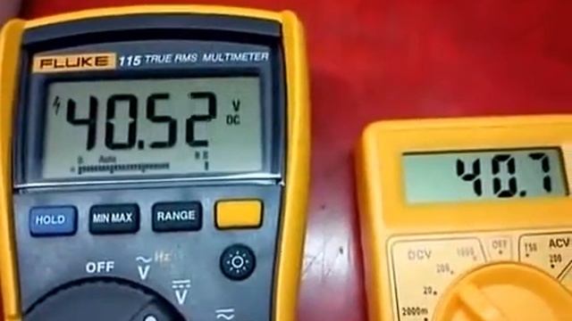 Fluke 115 comparison to unbranded multimeter part 1 смотреть онлайн
