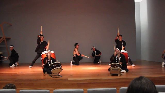 和太鼓"楽" Wadaiko "raku" performance 1 (Cascais, Portugal) смотреть онлайн