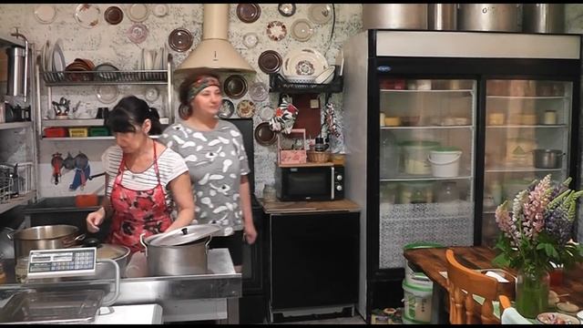 ОБМАНЫВАЮ ДАЧНИКОВ ВСЕ МНЕ МАЛО МАЛО смотреть онлайн